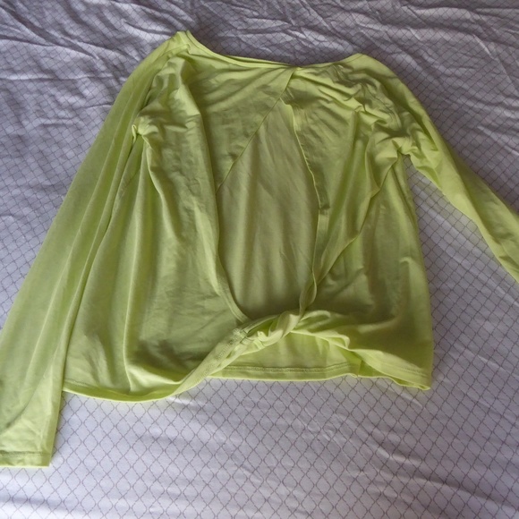 Yellow Gap Long Sleeve With Open Back - Picture 1 of 4